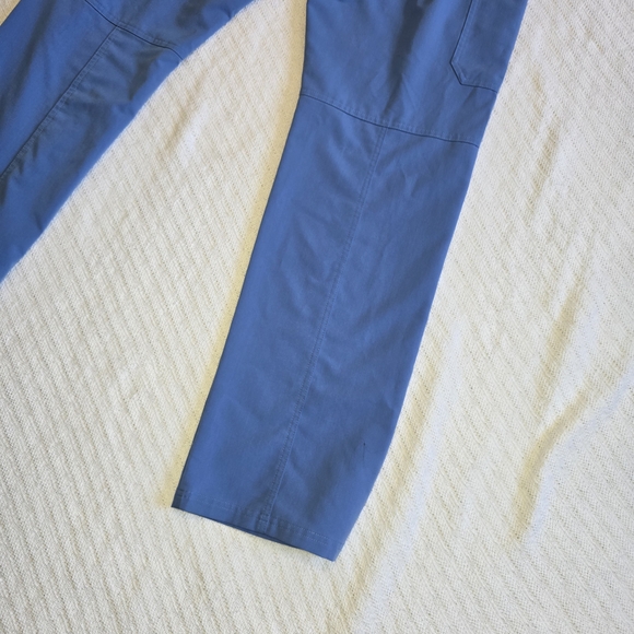 FIGS women's scrub pants in the color Ceil Blue large tall - Picture 7 of 9